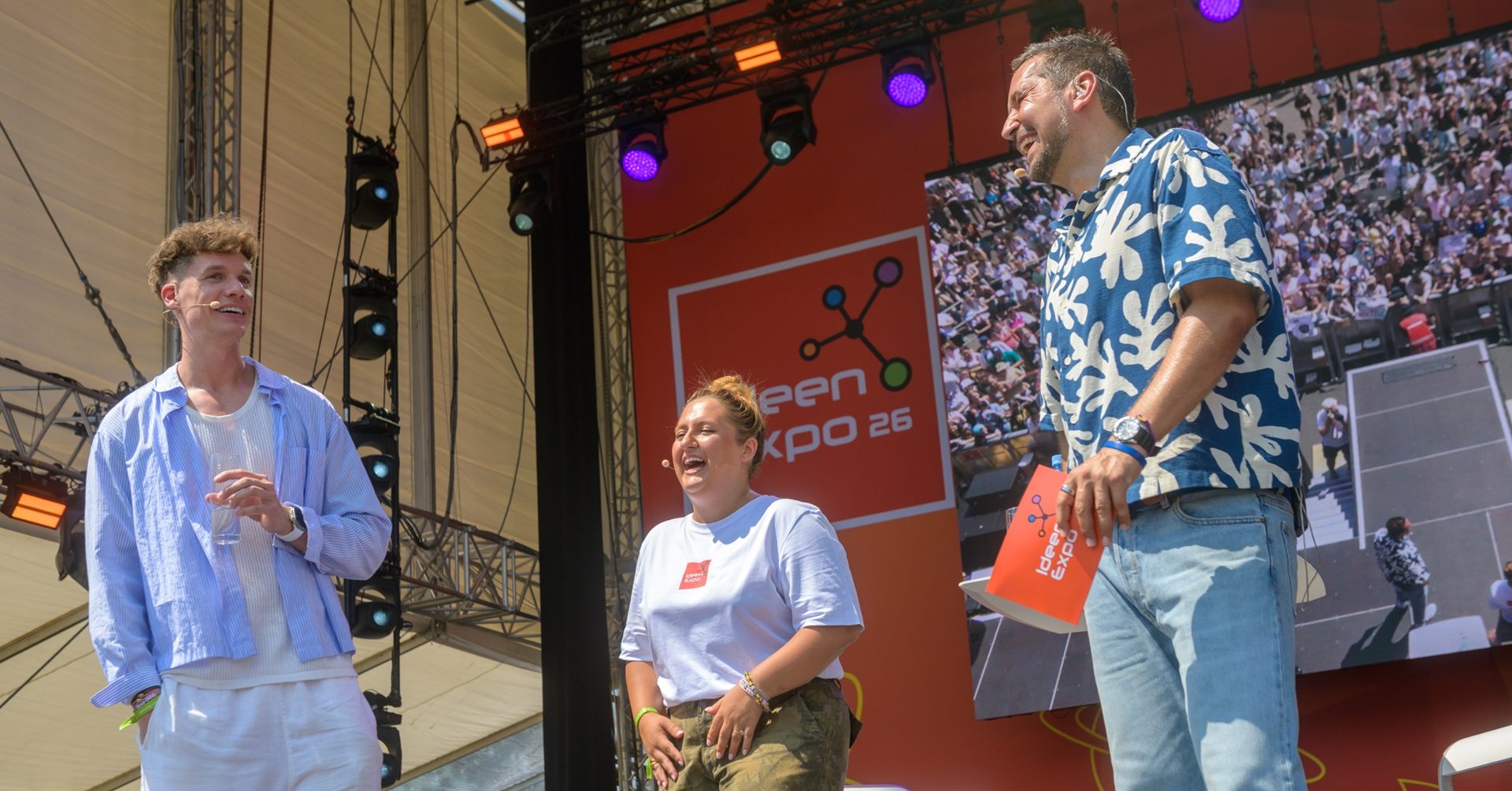 25.06.26 WWW.SCHEFFEN.DE

IE, 20260625, Showbühne, Aussengelände, LaserLuca und SelfieSandra im Deep Talk 


Foto: 
HENNING SCHEFFEN PHOTOGRAPHY
MOBIL: 00491773193050
WWW.SCHEFFEN.DE
HENNING@SCHEFFEN.DE
Friedrich-Engels-Str. 31
30880 Laatzen 
Region Hannover / Niedersachsen / GERMANY